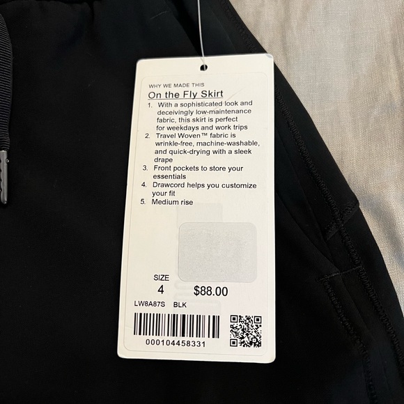 Lululemon On The Fly skirt. - Picture 2 of 7